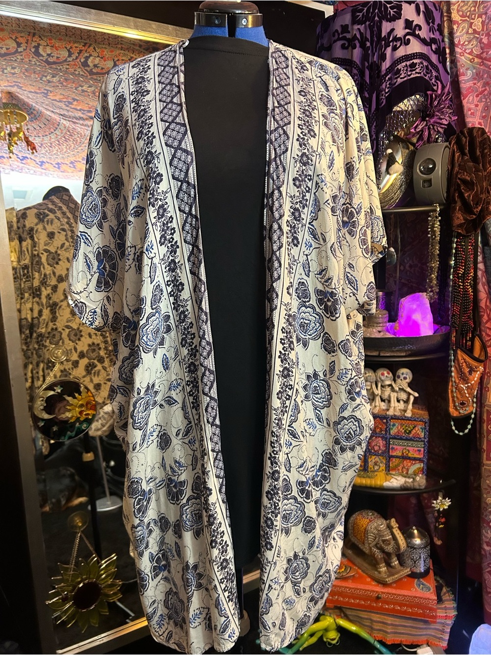 Gypsy love size M Floral Open-Front Kimono Jacket in White and Navy - Women